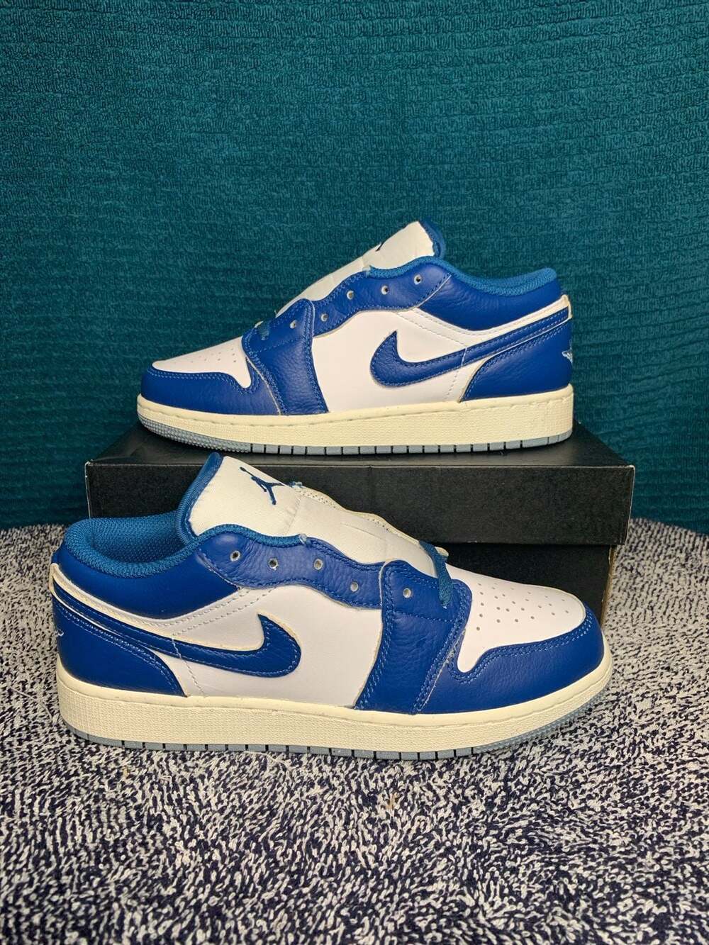 Nike Air Jordan 1 Low SE(GS) White/Industrial Blue Youth Size 5.5, Women Size 7